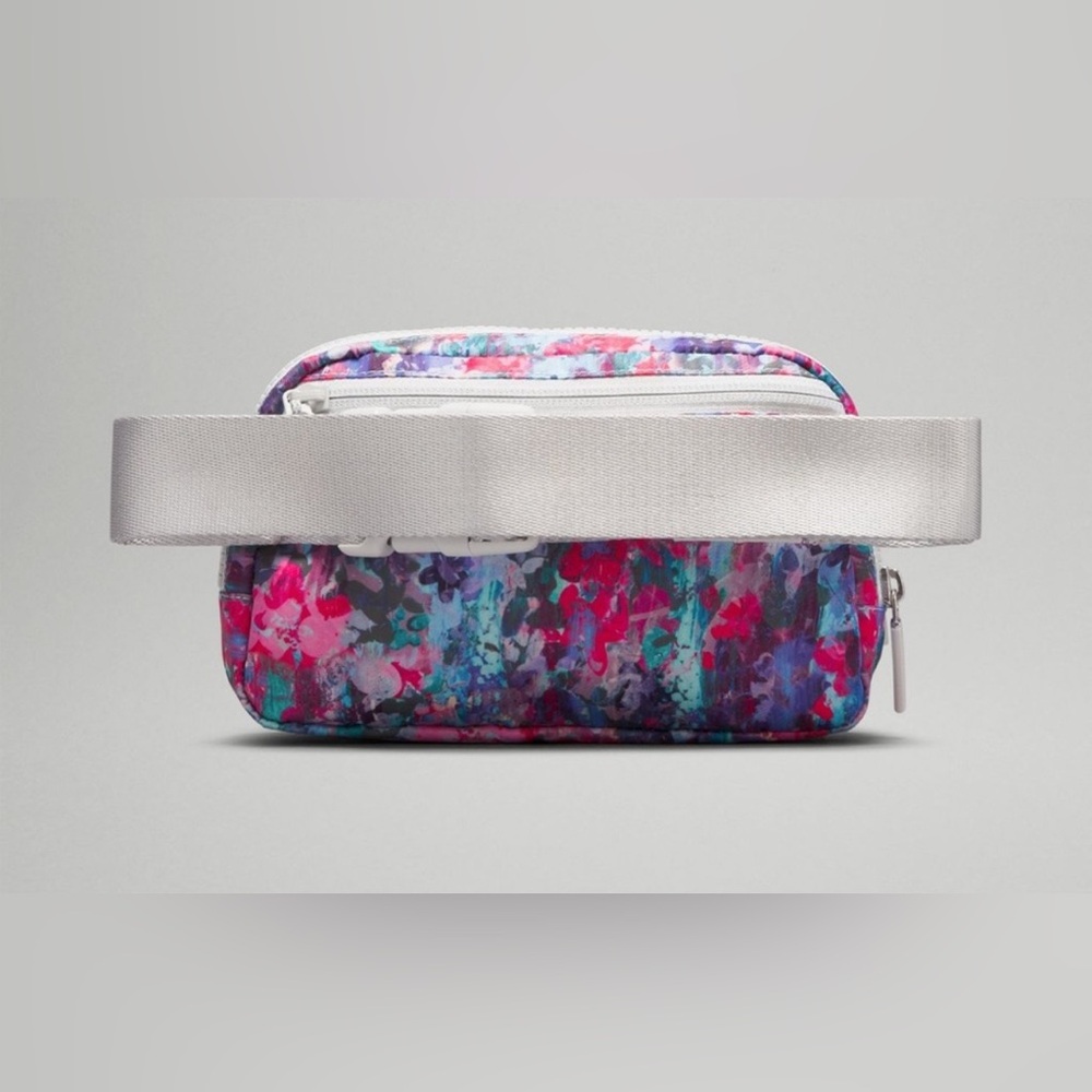 NEW Lululemon Flower Glide Multi Everywhere Belt Bag 1L Travel Crossbody Gym - Picture 3 of 14